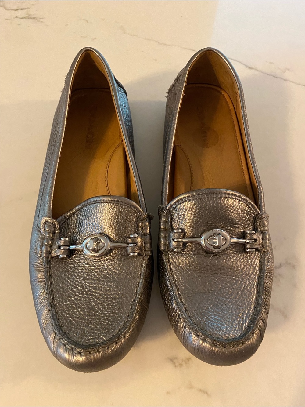 Coach Arlene 8.5 Silver Leather Turnlock Driving Loafers Slip On Shoes Horse-bit